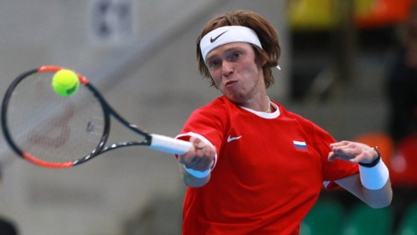Теннисисты Рублев и Хачанов уступили в финале турнира в Париже в парном разряде